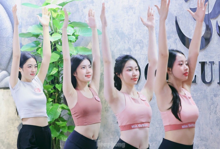 Buổi tập yoga đầy hào hứng
